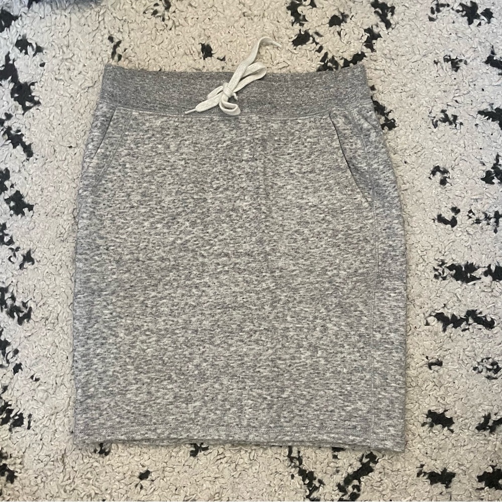 Uniqlo sweatshirt skirt in heather grey